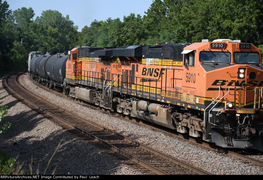 Westbound manifest around a curve